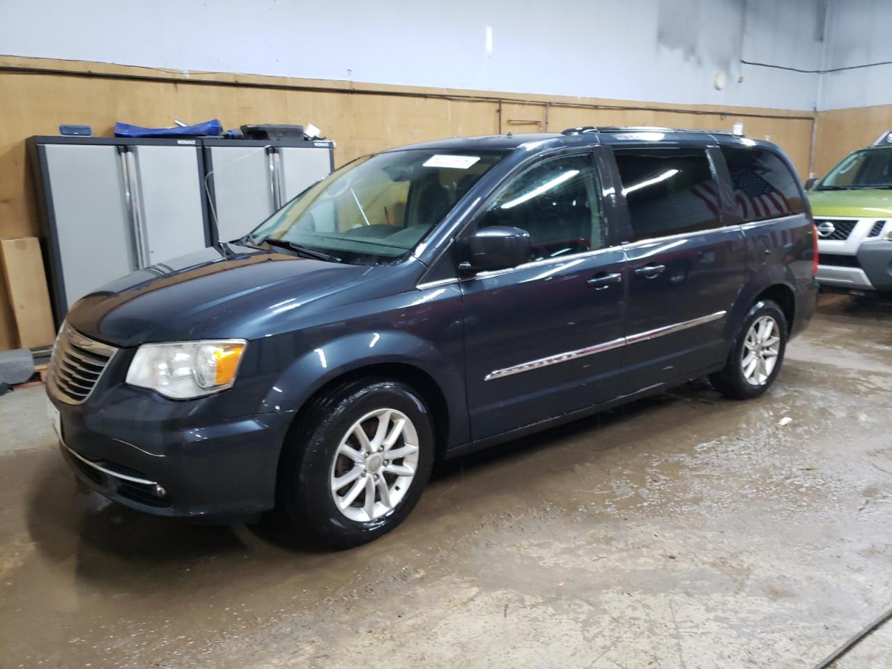 Kincheloe, MI에서 판매 중인 2014 Chrysler Town & Country Touring - Minor Dent/Scratches