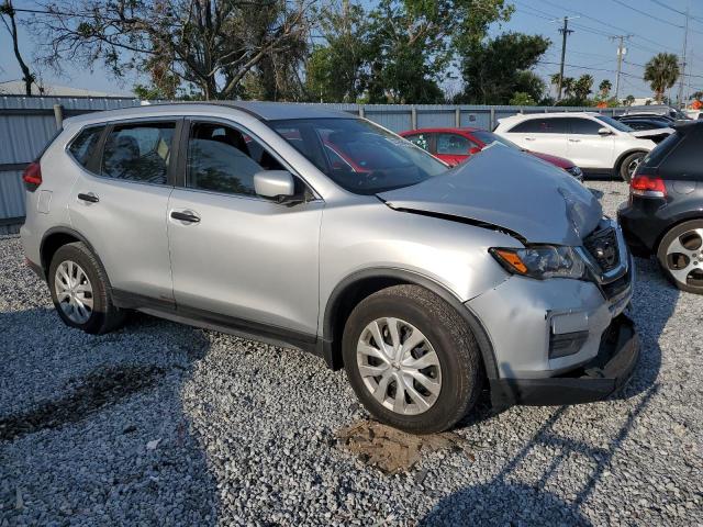  NISSAN ROGUE 2017 Srebrny
