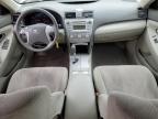 2011 Toyota Camry Base   للبيع في Graham، WA - Rear End
