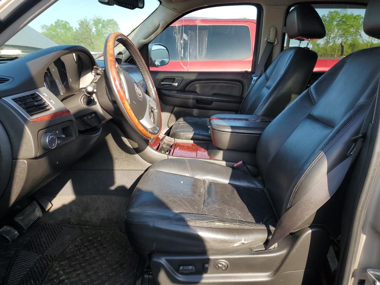 2008 Cadillac Escalade Luxury VIN: 1GYFK63867R123908 Lot: 52127835