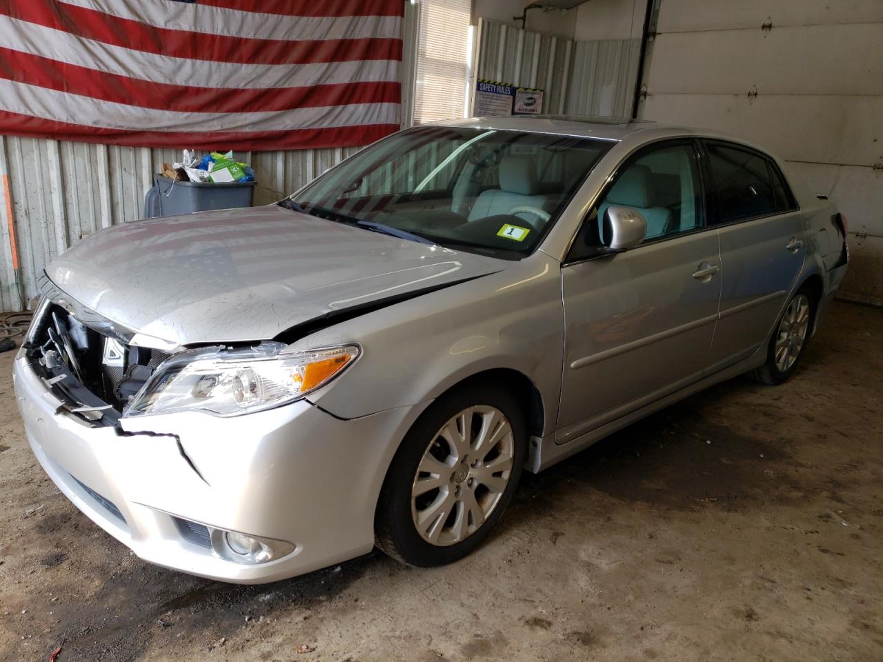 Lyman, ME에서 판매 중인 2012 Toyota Avalon Base - Front End