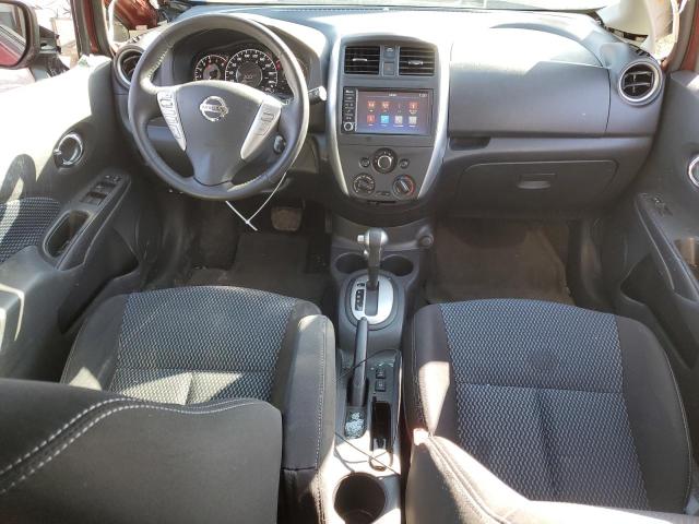  NISSAN VERSA 2018 Bordowy