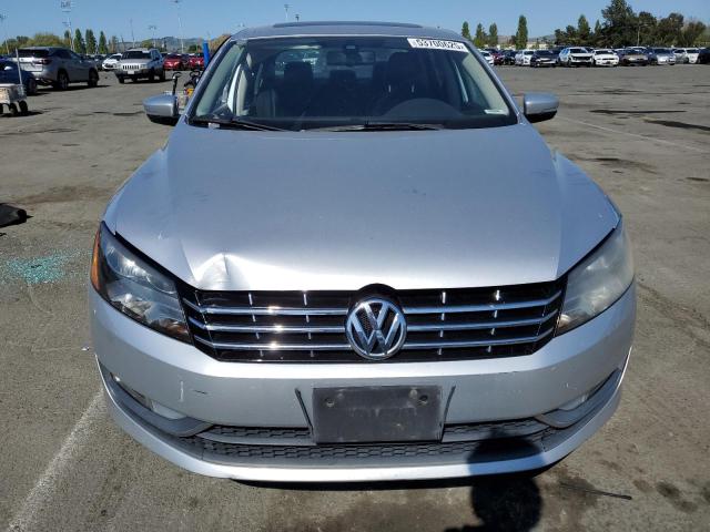  VOLKSWAGEN PASSAT 2013 Srebrny