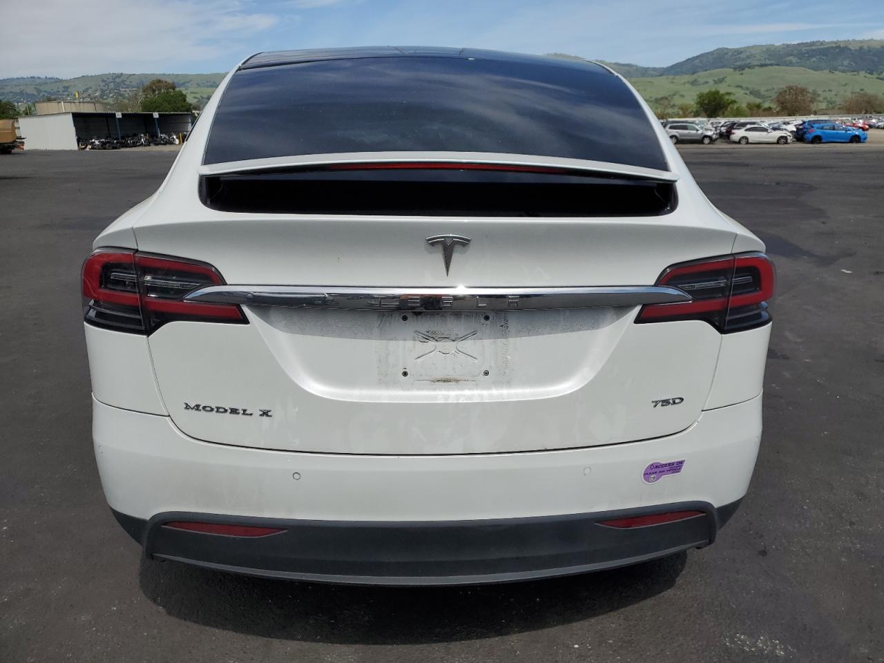 2018 Tesla Model X VIN: 5YJXCAE29JF136278 Lot: 53055205