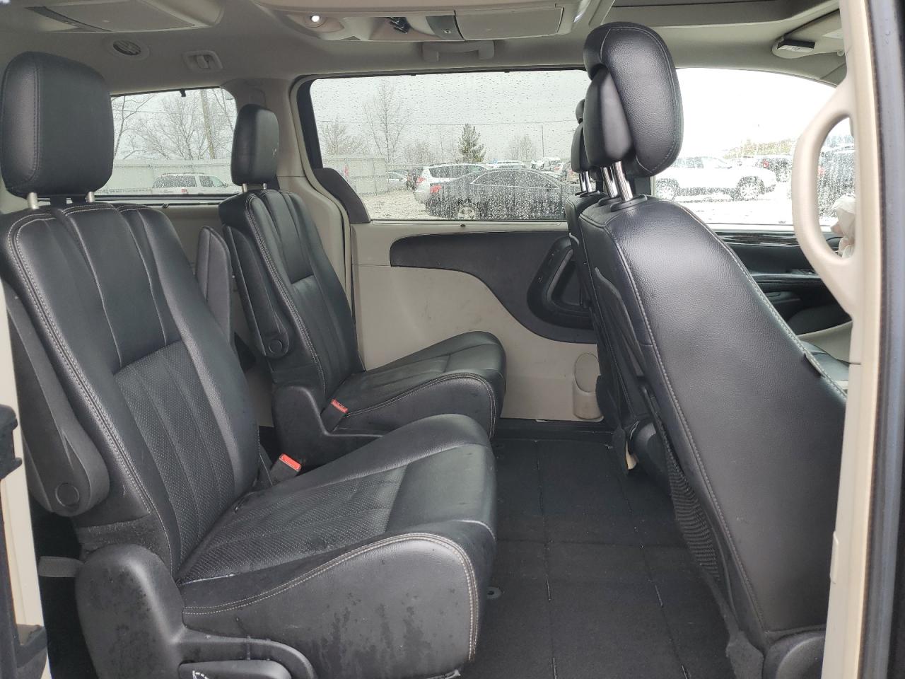 2014 Chrysler Town & Country Touring L VIN: 2C4RC1CG5ER329724 Lot: 53621375
