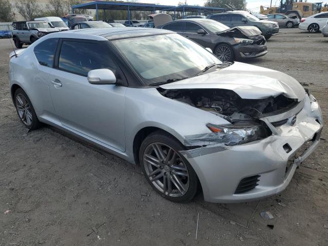 Хетчбеки TOYOTA SCION 2013 Сріблястий
