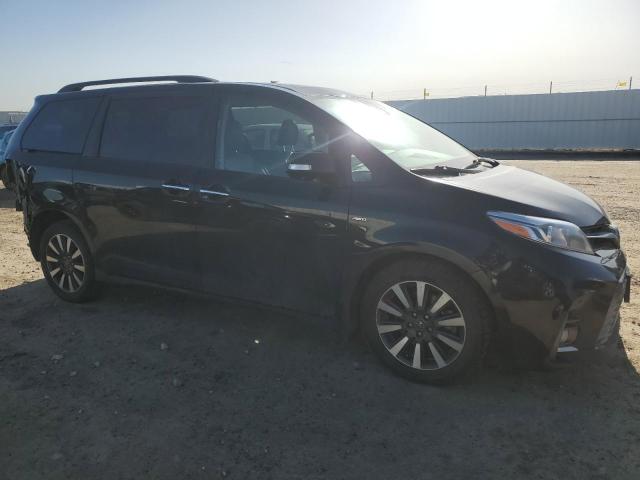 2018 TOYOTA SIENNA XLE