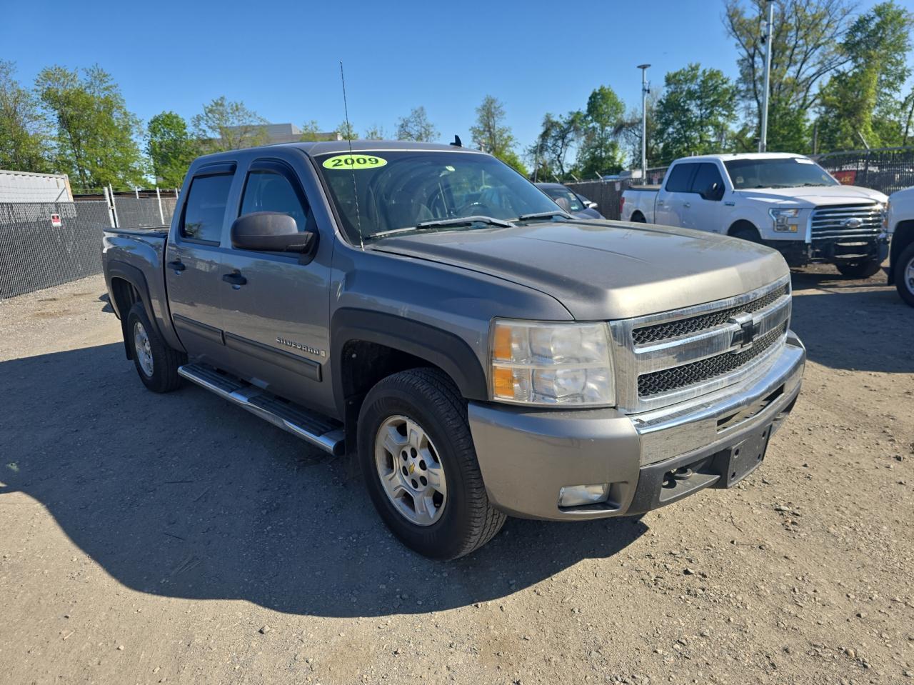 2009 Chevrolet Silverado K1500 Lt for Sale in Waldorf, MD - Minor Dent/Scratches