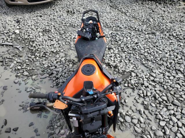  KTM 890 DUKE R 2022 Оранжевий