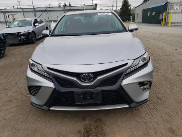  TOYOTA CAMRY 2019 Srebrny