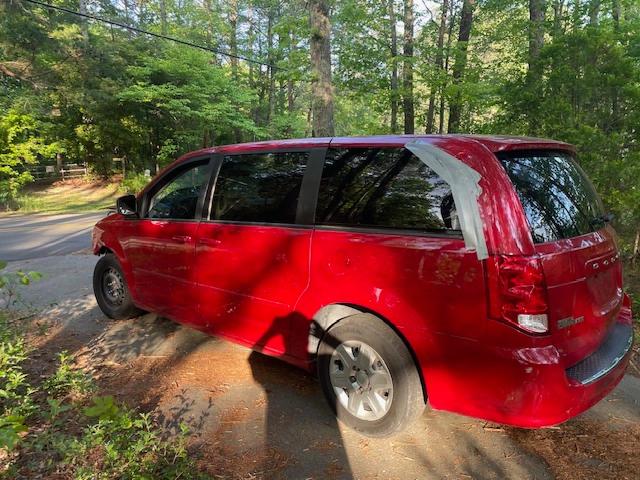 Minivans DODGE CARAVAN 2013 Red