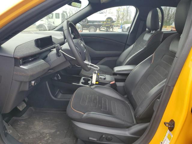  FORD MUSTANG 2021 Золотой