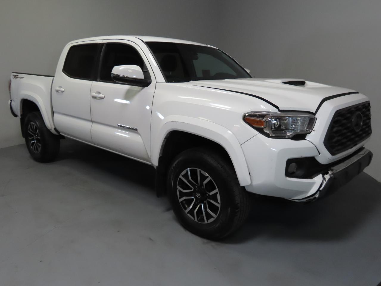 2021 Toyota Tacoma Double Cab продається в Colton, CA - All Over