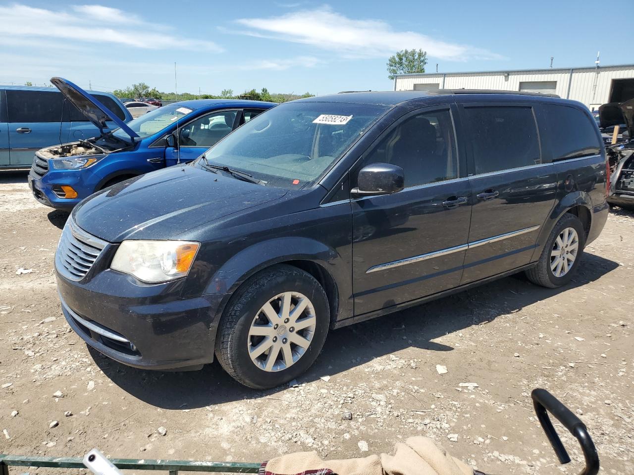 2014 Chrysler Town & Country Touring იყიდება Kansas City-ში, KS - Minor Dent/Scratches