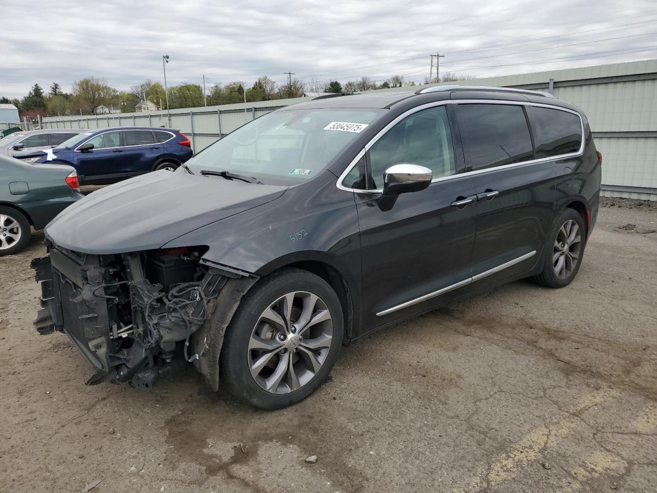 2018 Chrysler Pacifica Limited for Sale in Pennsburg, PA - Front End