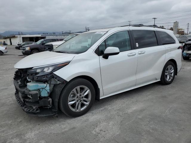 TOYOTA SIENNA XLE 2024