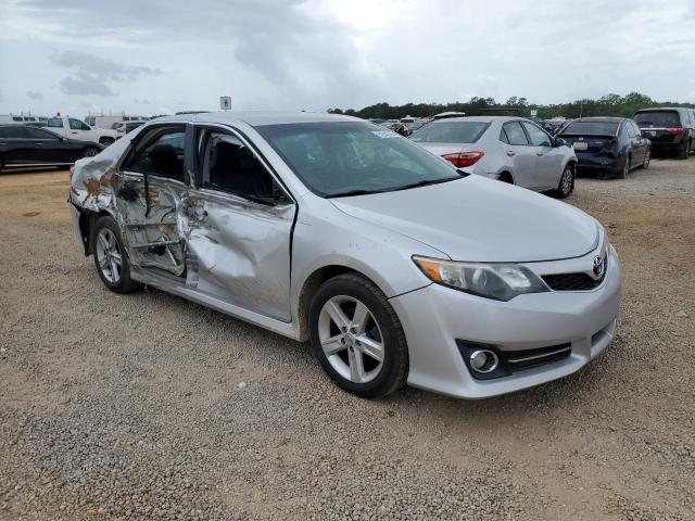  TOYOTA CAMRY 2014 Srebrny
