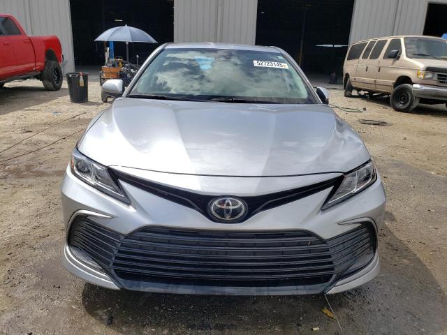  TOYOTA CAMRY 2021 Srebrny