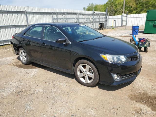 Sedans TOYOTA CAMRY 2014 Czarny