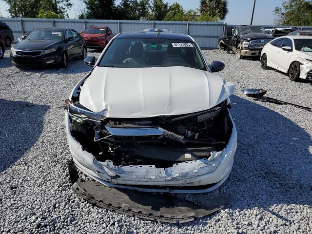  VOLKSWAGEN JETTA 2021 Белый