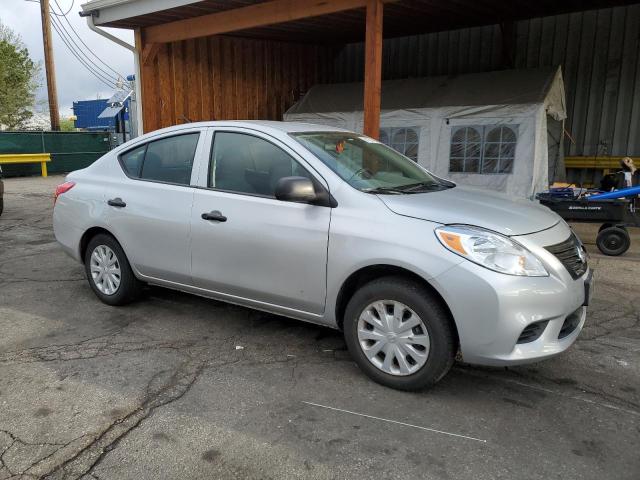  NISSAN VERSA 2014 Сріблястий