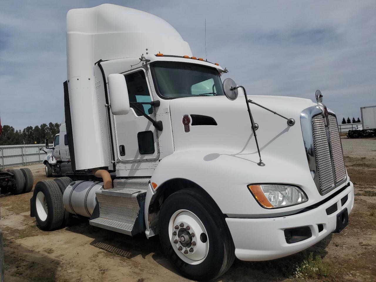 2012 Kenworth T600 Semi Truck للبيع في Fresno، CA - Normal Wear