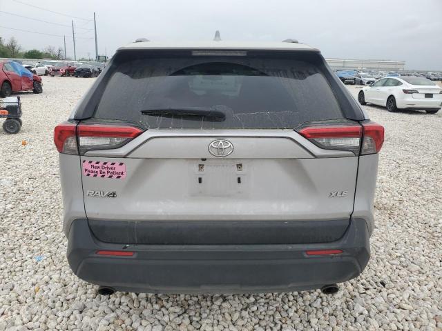  TOYOTA RAV4 2019 Srebrny