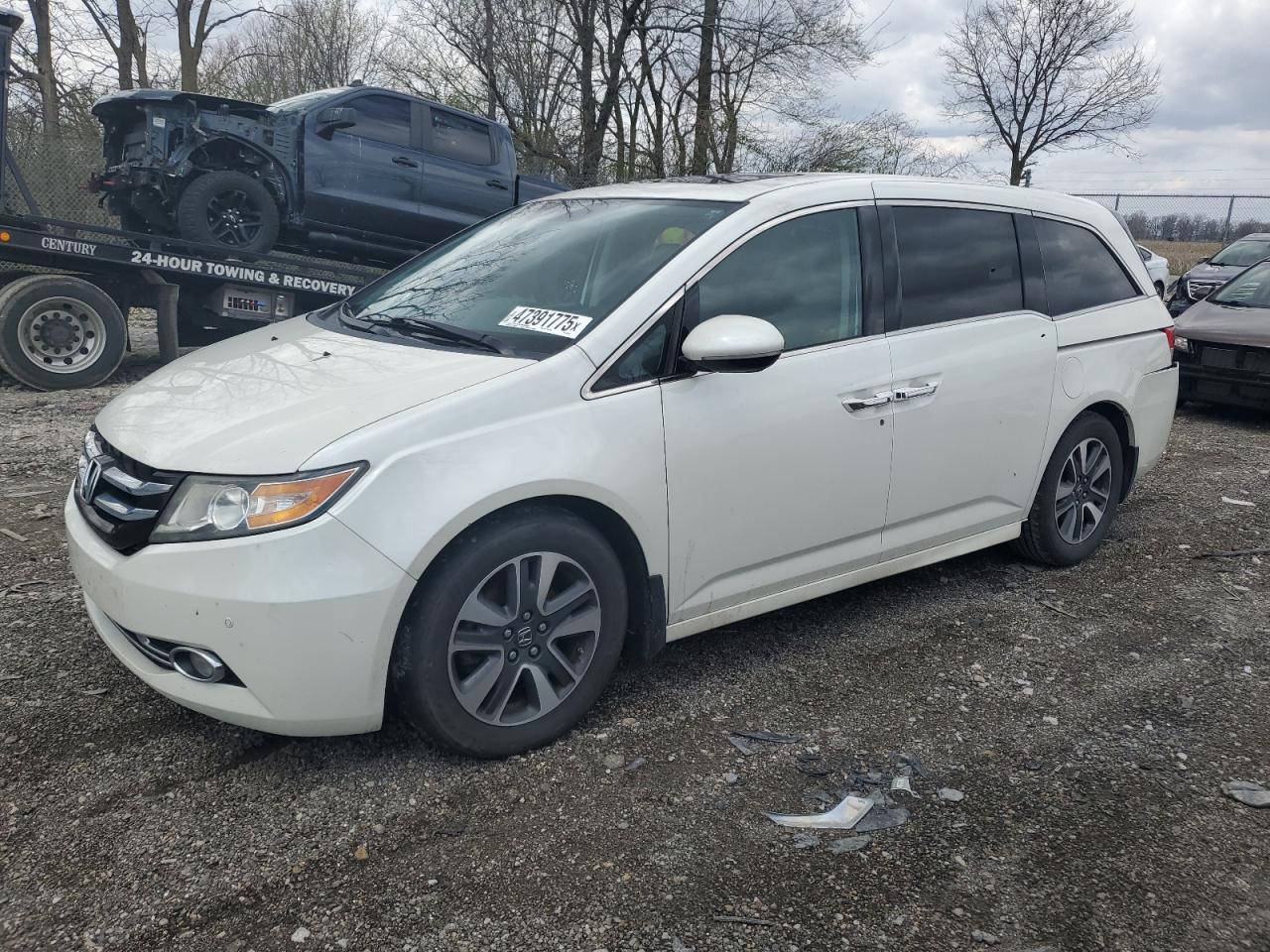 2014 Honda Odyssey Touring na sprzedaż w Cicero, IN - Rear End