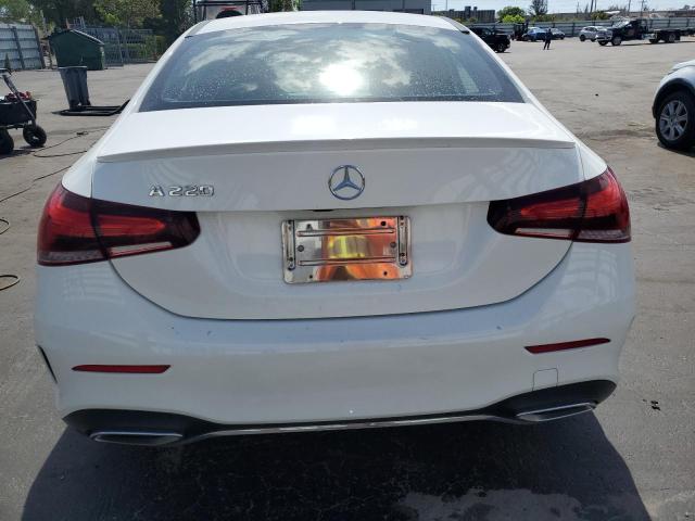  MERCEDES-BENZ A-CLASS 2019 Biały