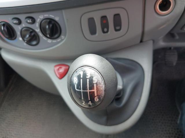 2011 NISSAN PRIMASTAR