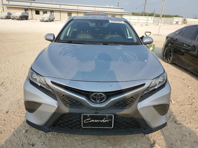  TOYOTA CAMRY 2020 Srebrny