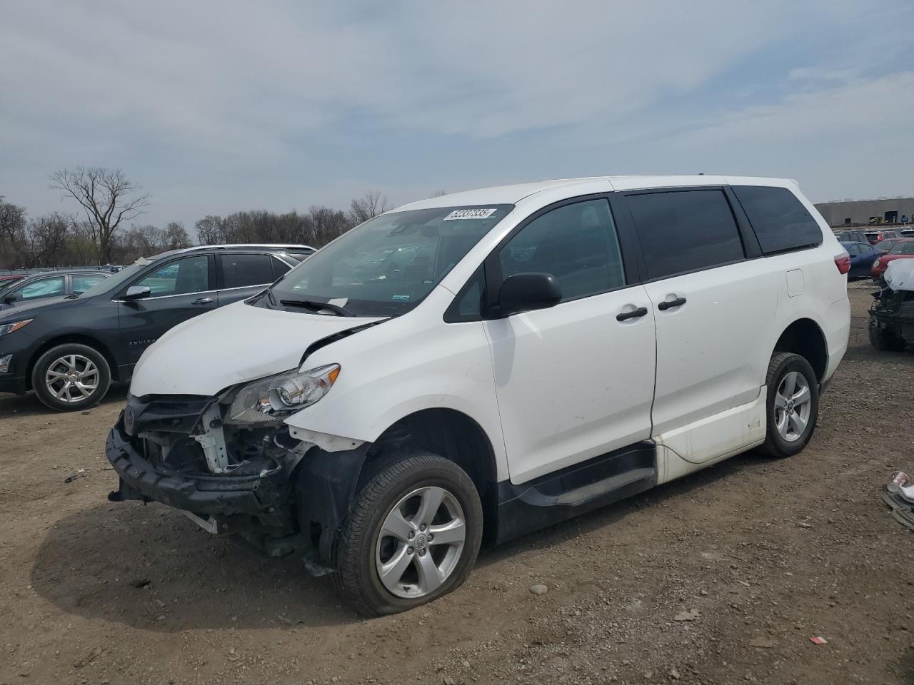 2020 Toyota Sienna L იყიდება Des Moines-ში, IA - Front End