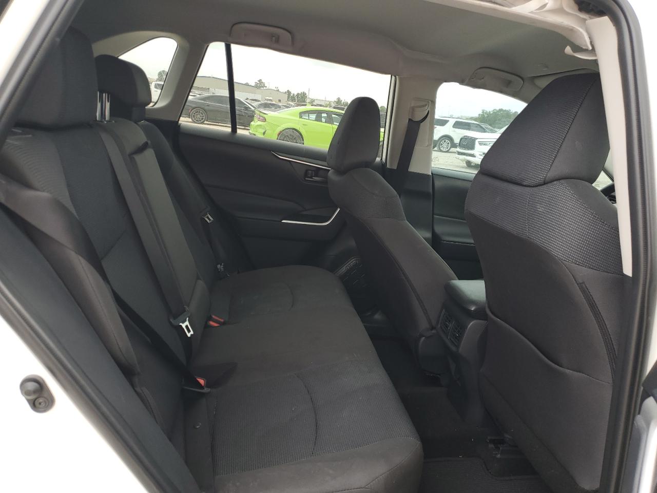 2024 Toyota RAV 4 - Image 11