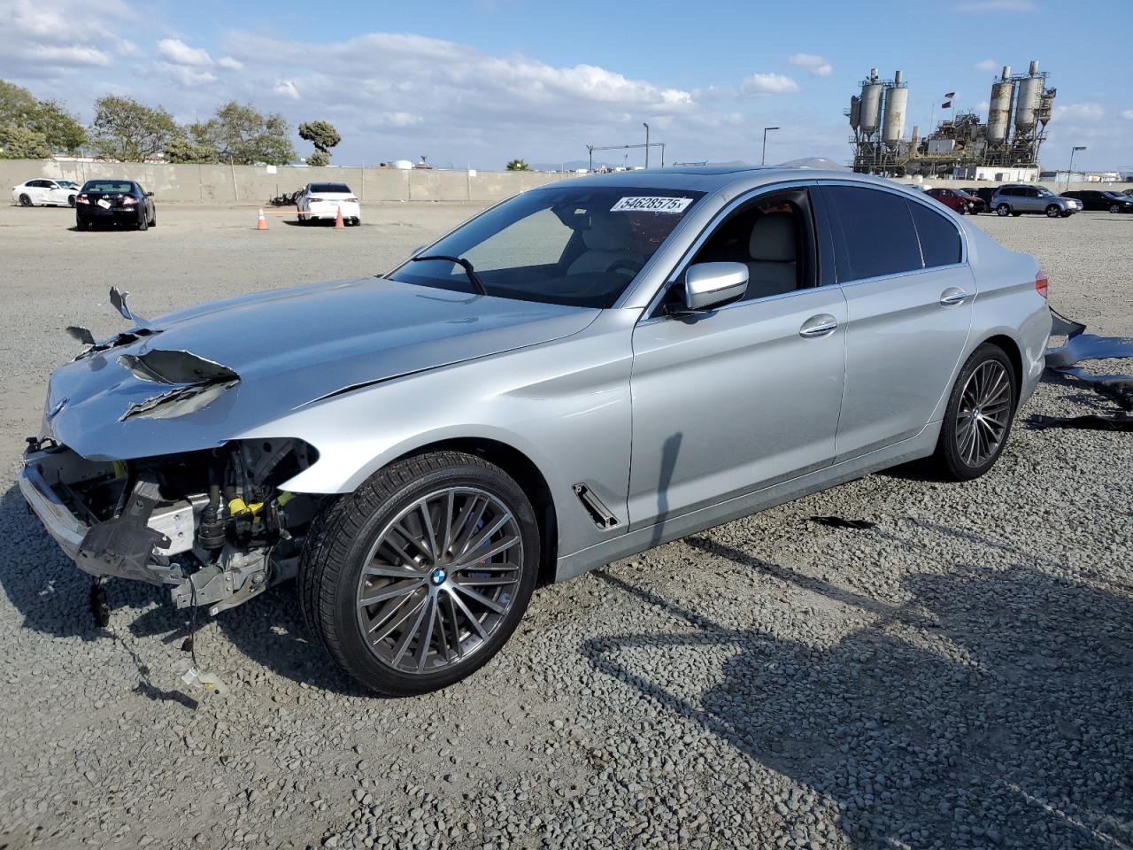 WBAJE5C3XHG914927 BMW 5 SERIES Photo 1