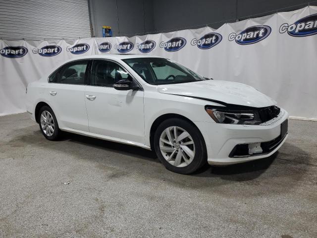  VOLKSWAGEN PASSAT 2018 Biały
