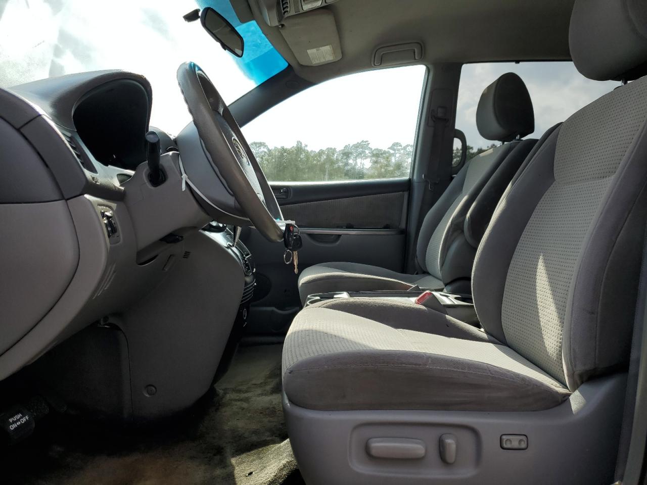 2009 Toyota Sienna Ce VIN: 5TDZK23C09S264686 Lot: 53843565