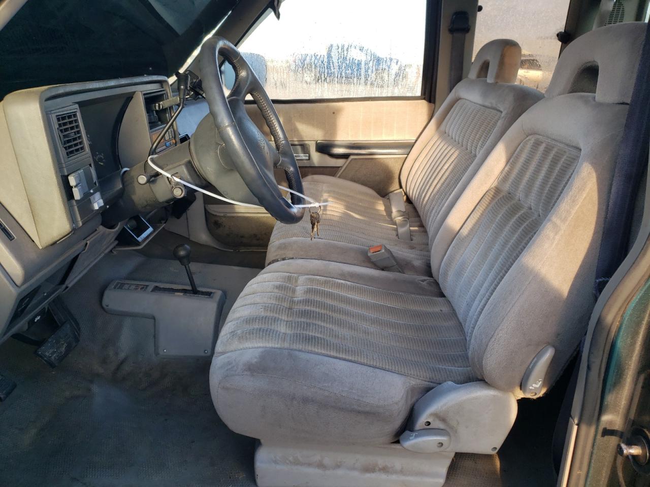 1994 Chevrolet Gmt-400 K2500 VIN: 1GCFK29K8RE311339 Lot: 54236475