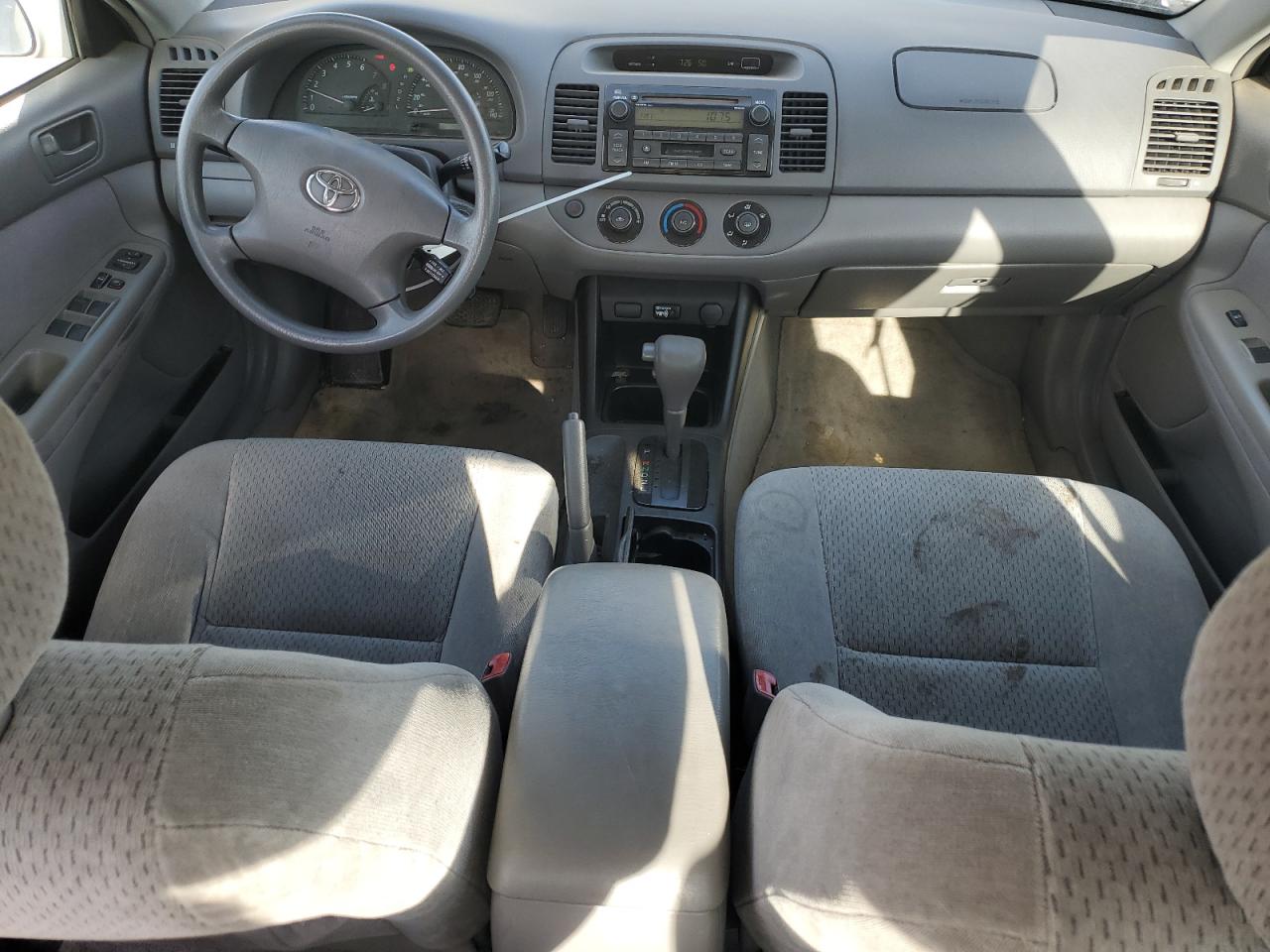 2004 Toyota Camry Le VIN: 4T1BE32K74U928943 Lot: 54506235