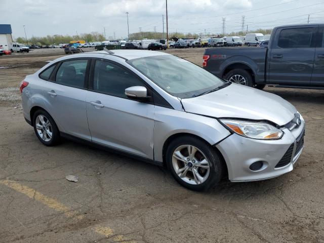 Sedans FORD FOCUS 2014 Srebrny