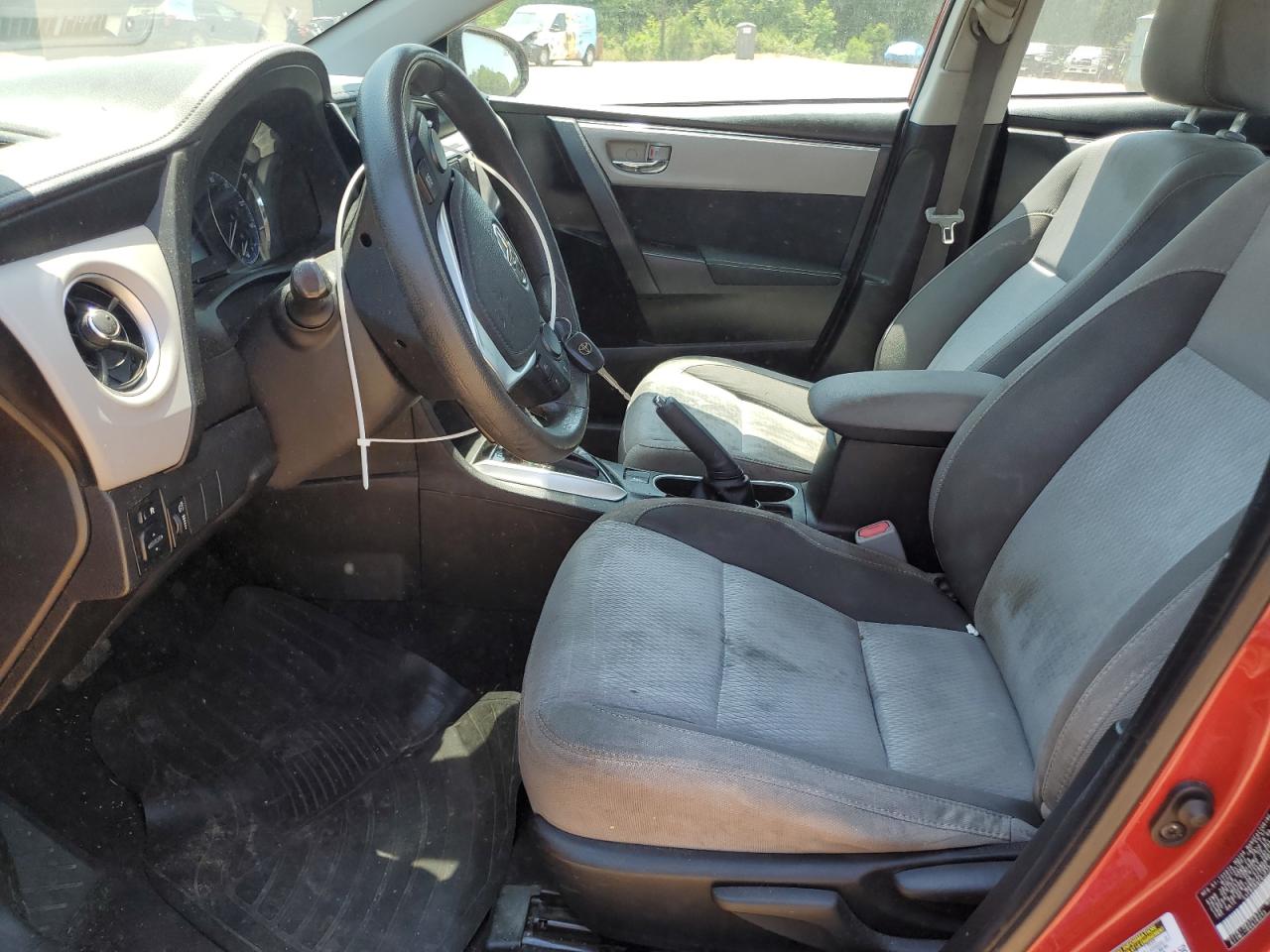 2018 Toyota Corolla L VIN: 5YFBURHE6JP779736 Lot: 53677625