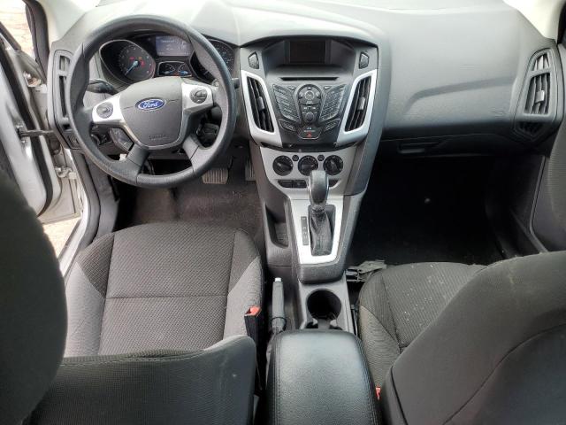 Sedans FORD FOCUS 2014 Srebrny