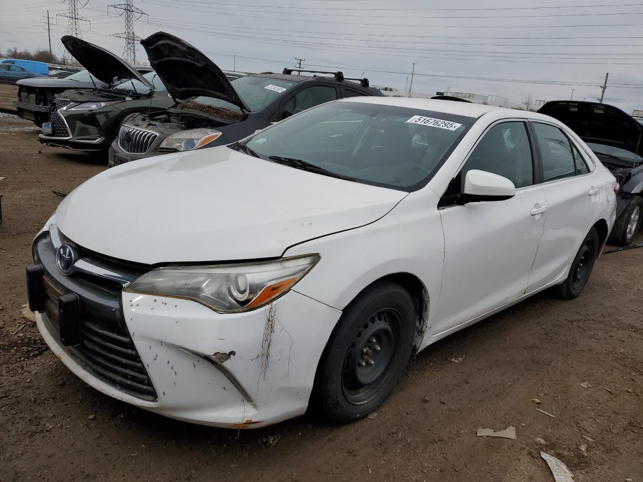 2015 Toyota Camry Hybrid for Sale in Elgin, IL - Front End