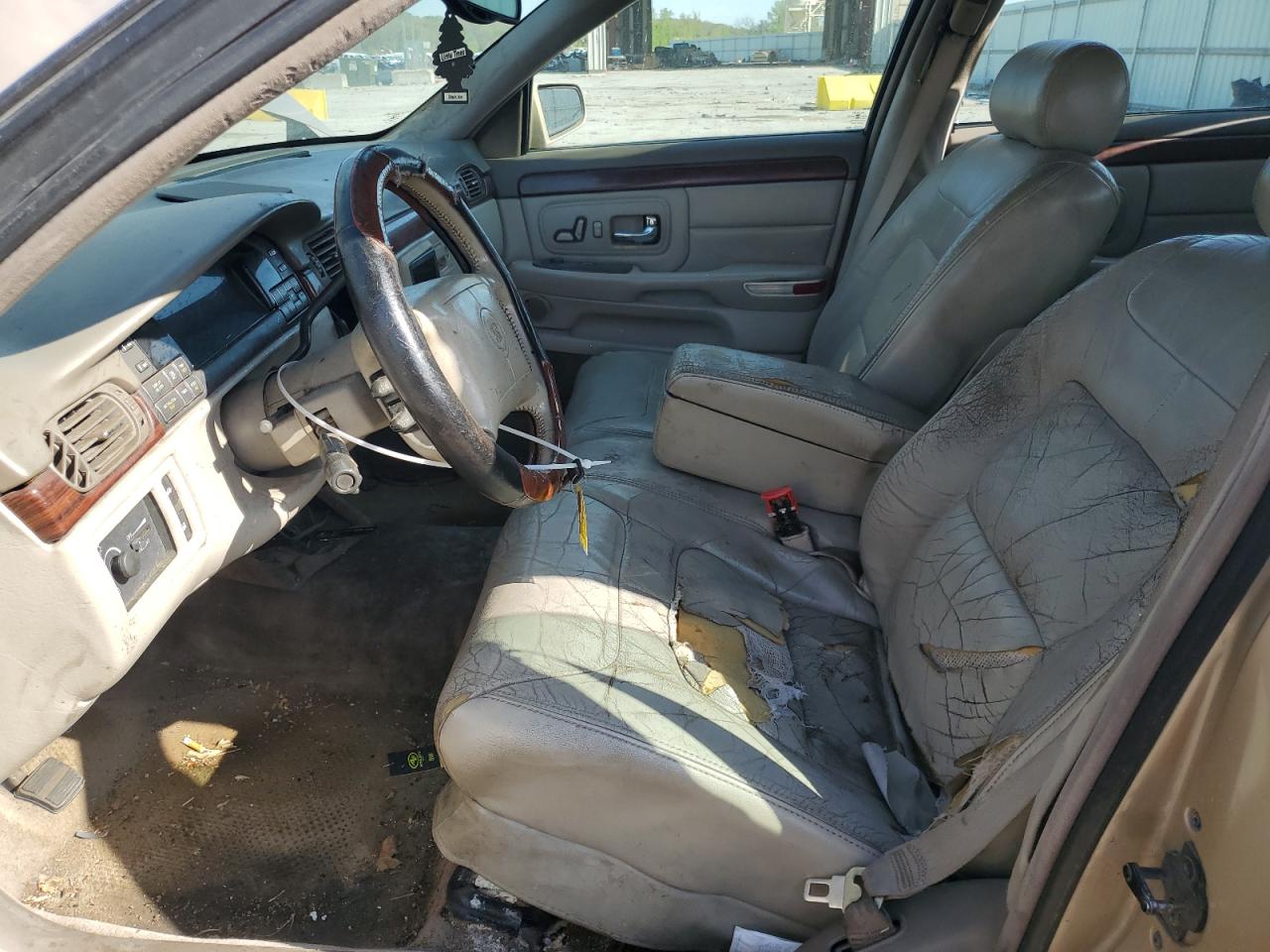 1998 Cadillac Deville VIN: 1G6KD54Y6WU713788 Lot: 53745175