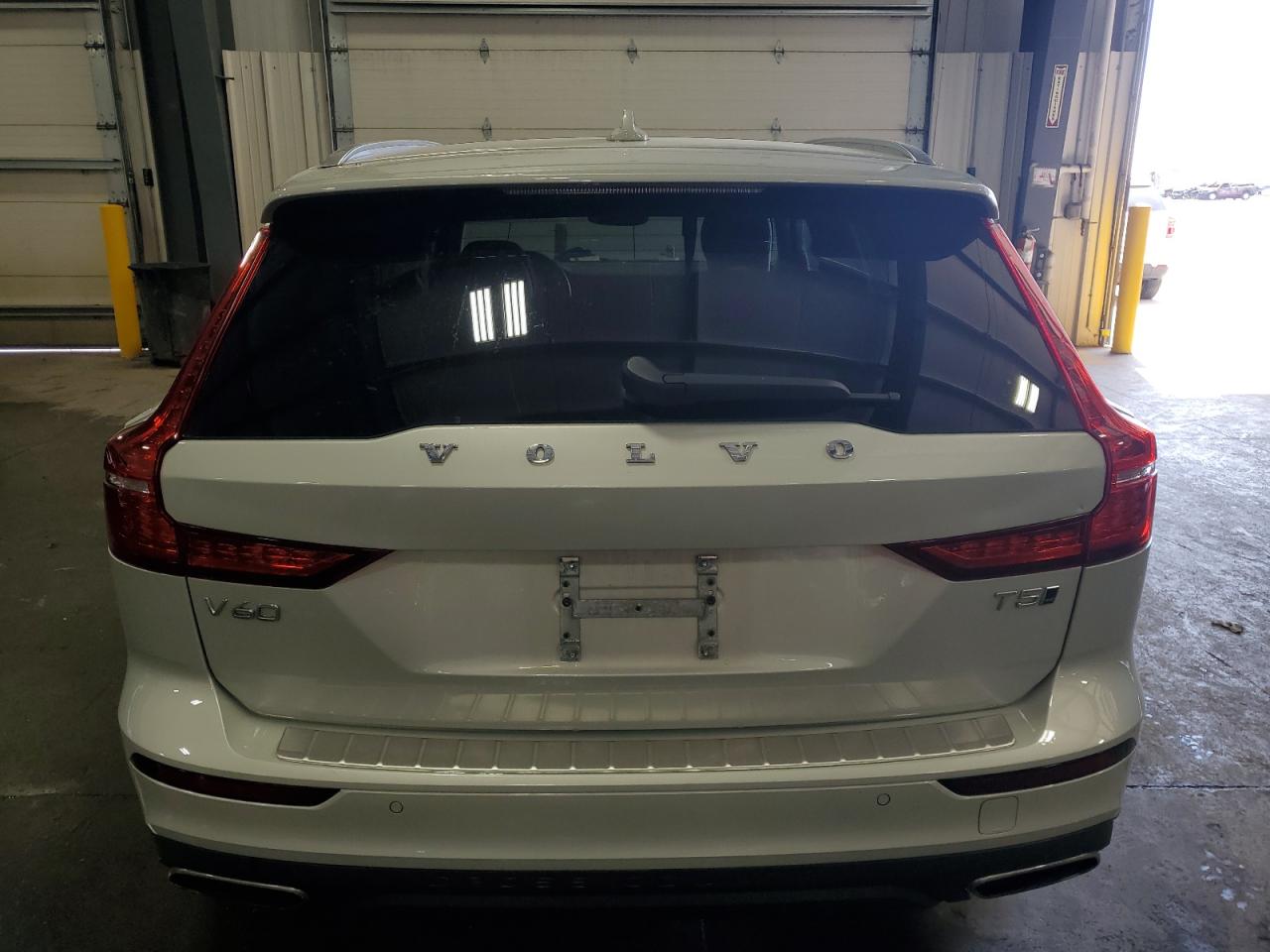 2020 Volvo V60 Cross Country T5 Momentum VIN: YV4102WK3L1037371 Lot: 54586775