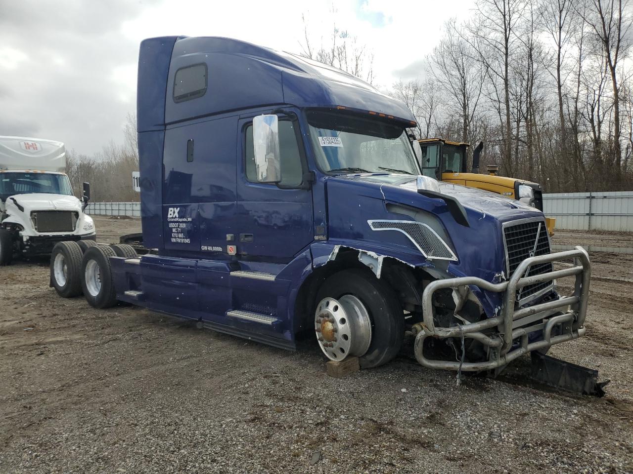 2015 Volvo Vnl Semi Truck for Sale in Portland, MI - Front End