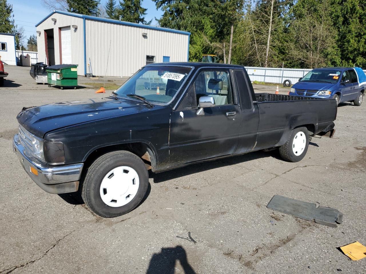 1988 Toyota Pickup Xtracab Rn70 Dlx for Sale in Arlington, WA - Front End