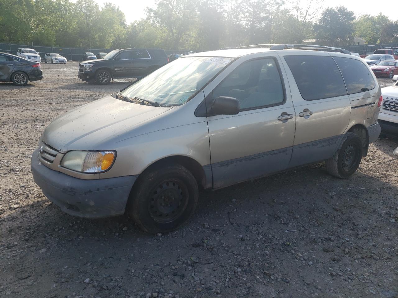 2001 Toyota Sienna Ce for Sale in Madisonville, TN - Stripped