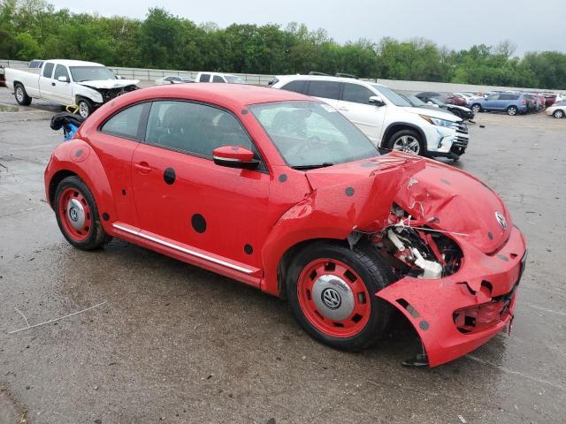  VOLKSWAGEN BEETLE 2015 Красный
