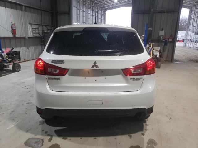 Паркетники MITSUBISHI OUTLANDER 2015 Белы