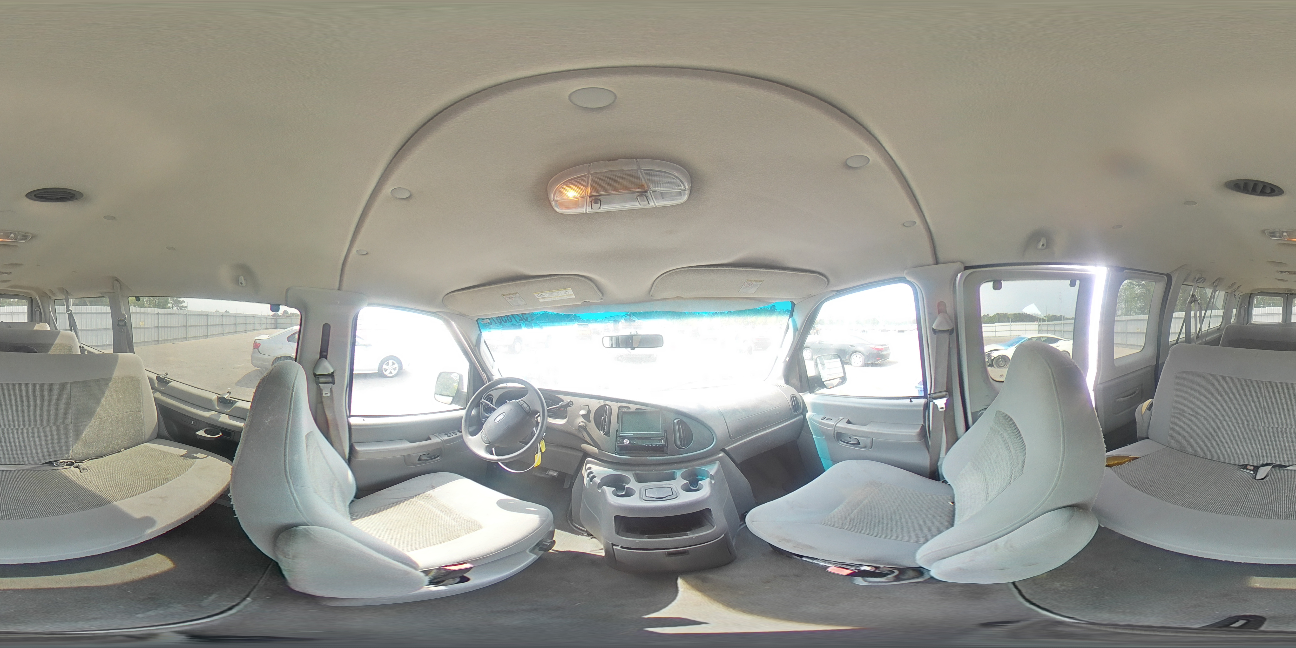 2005 Ford Econoline E350 Super Duty Wagon VIN: 1FBSS31P15HA82110 Lot: 52785675
